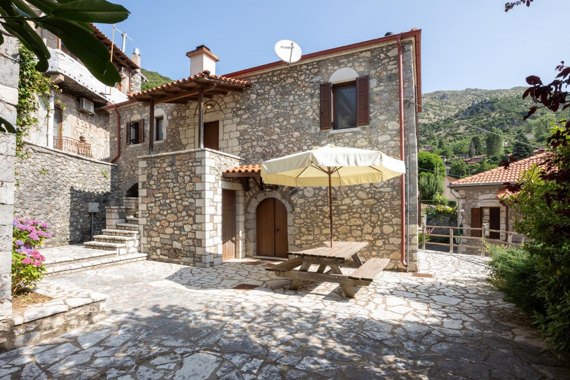 Rustic Home In Heart Of ستيمنيتسا المظهر الخارجي الصورة